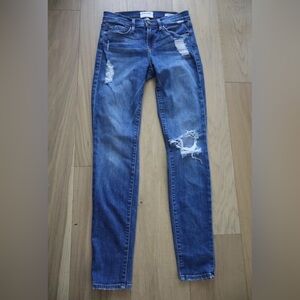 FRAME Le Skinny de Jeanne Distressed Skinny Jeans